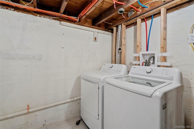 Building Photo - 1 Center Ct