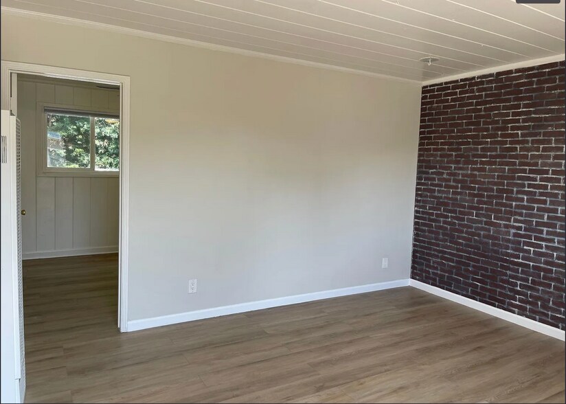 Building Photo - 555 S Indian Hill Blvd