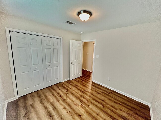 Building Photo - Beautiful New Construction Home in St. Gab...