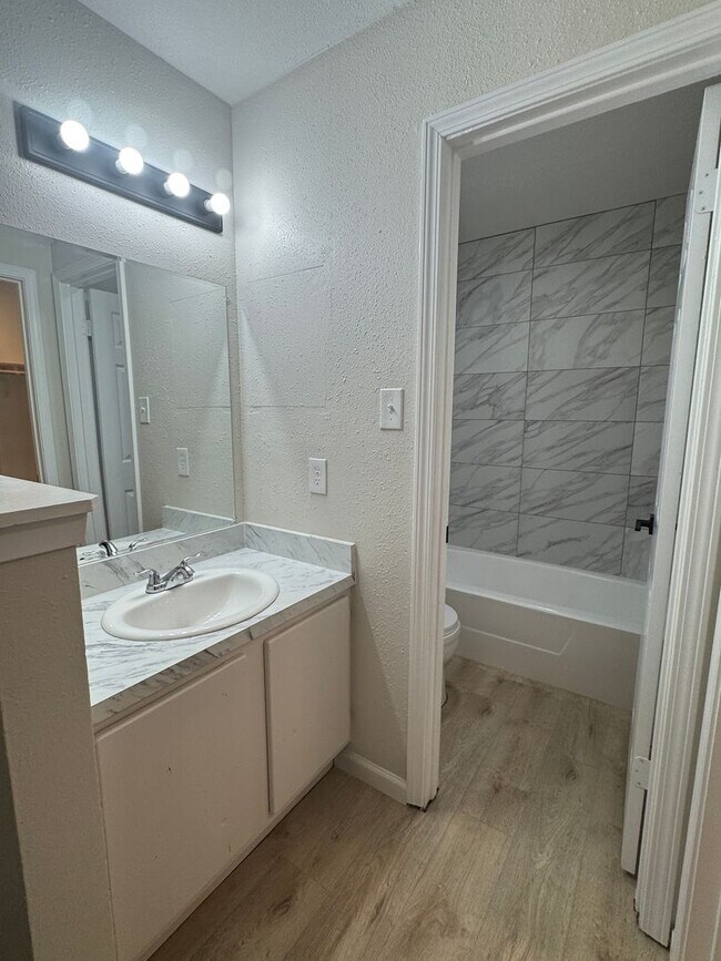 Building Photo - 1809 Prairie Knoll Ct