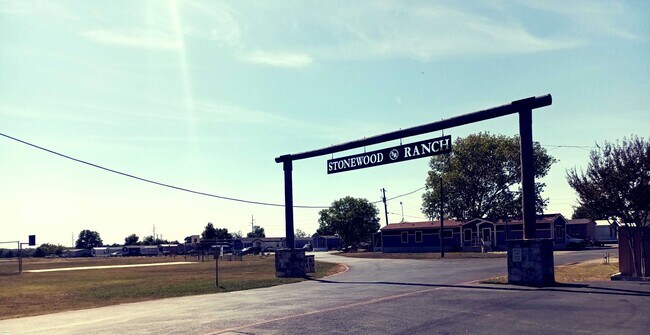 Building Photo - 111 Palomino Dr