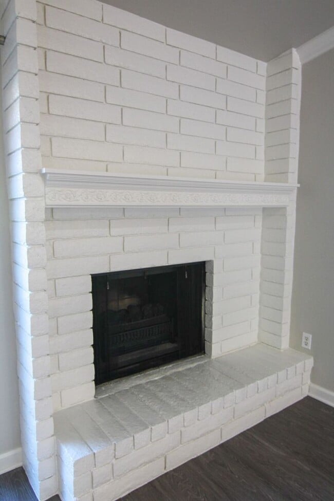Building Photo - Remodeled Redding Condo!