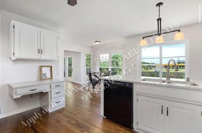 Building Photo - Classic Two Story 5 Bed 2.5 Bath Home in Blue Valley-Coming SOON!!