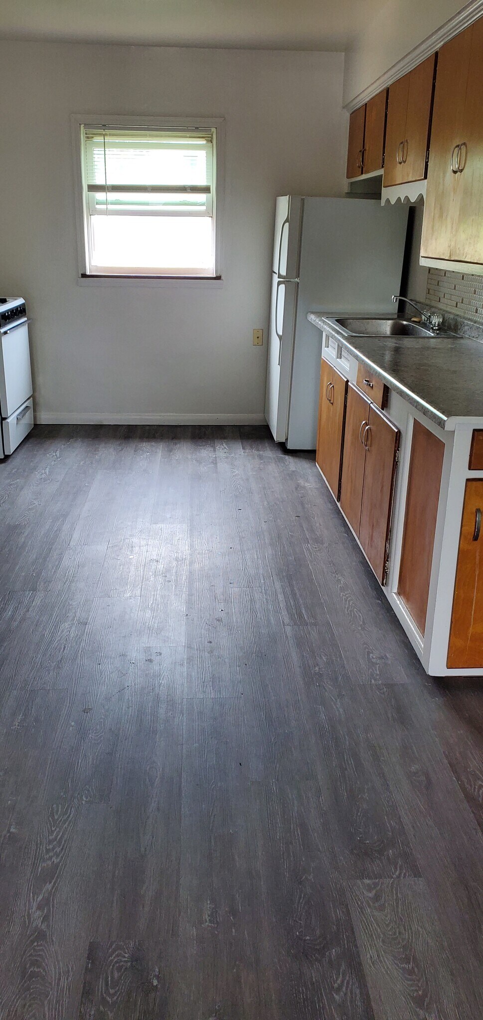 Kitchen - 4200 Ridge Rd