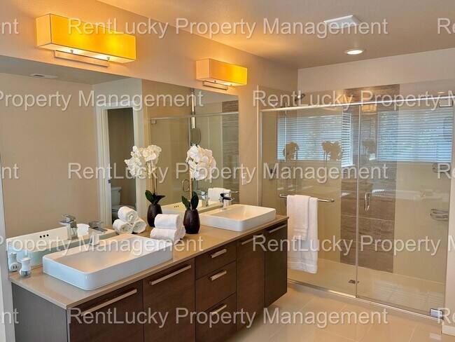 Building Photo - Stunning MainVue Home at Vista Pointe