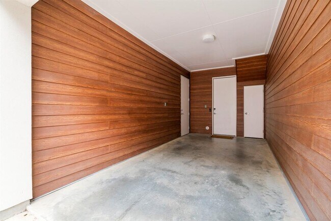 Building Photo - 3100 Menchaca Rd