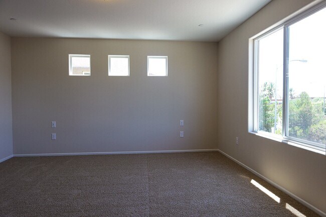 Building Photo - Brand New Gated 4-Bed, 3-Bath Townhome wit...