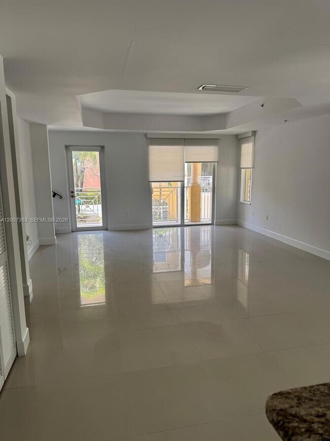 Building Photo - 18421 NE 27th Ct