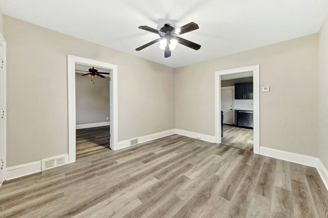 Building Photo - 2233 Bunts Rd