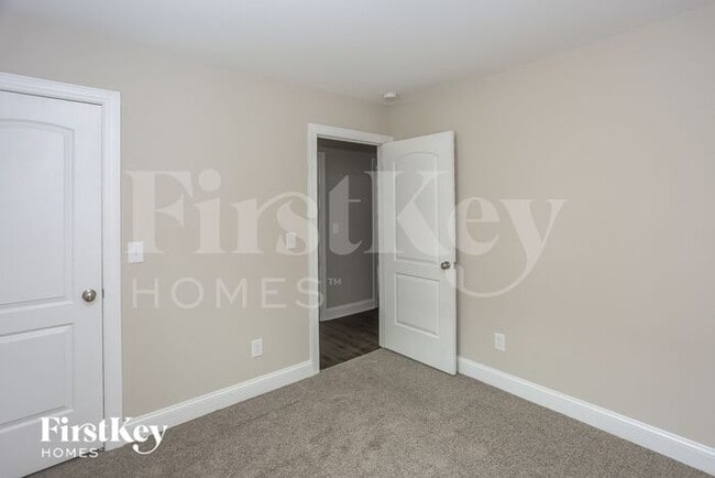 Building Photo - 2061 Samantha Dr