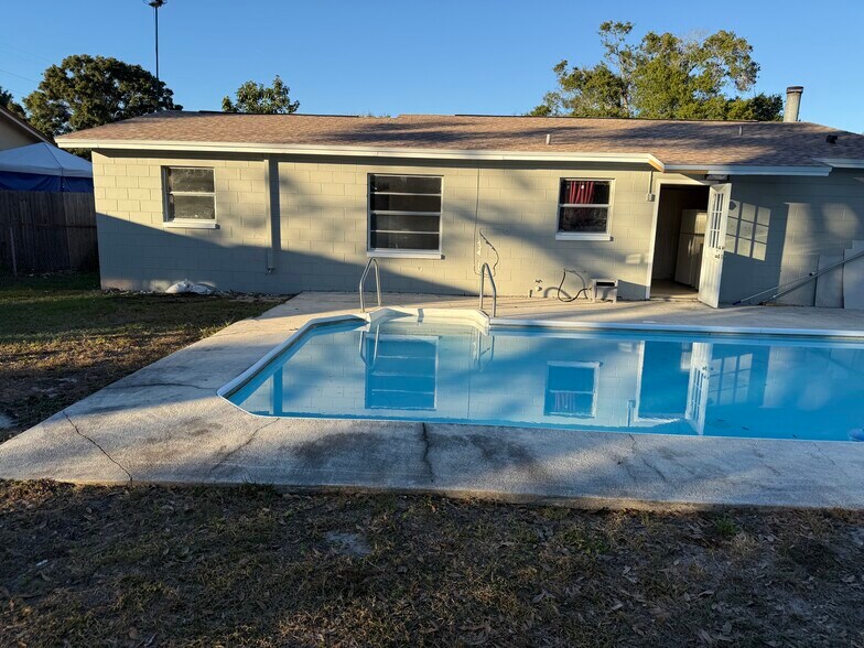 Building Photo - 8511 Blue Ridge Dr