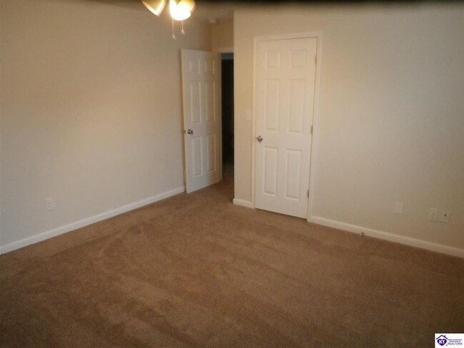 Building Photo - 344 School Side Dr