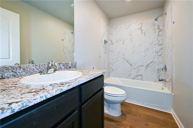 Building Photo - 252 Mount Vernon Way