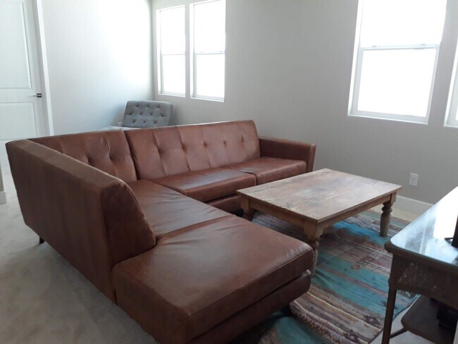 Building Photo - Pre-Lease Now for July 2026 Move-In – Stylish 3BR Townhome in Gated West Sacramento Community