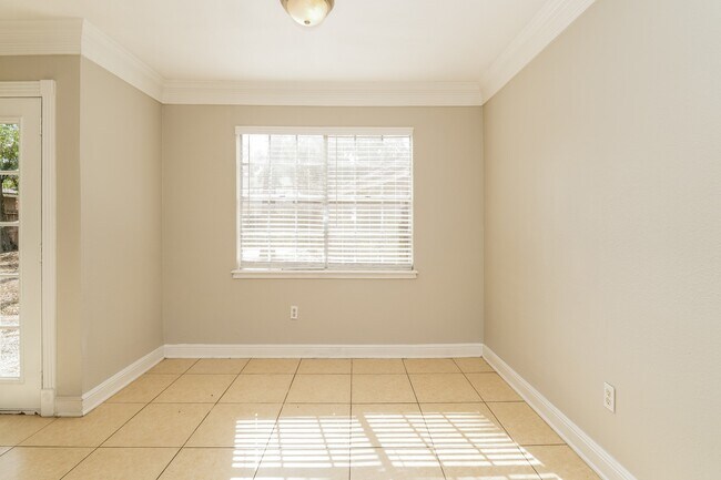 Building Photo - 17327 Rolling Creek Dr