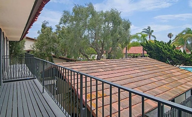 Building Photo - 4052 Loma Riviera Cir