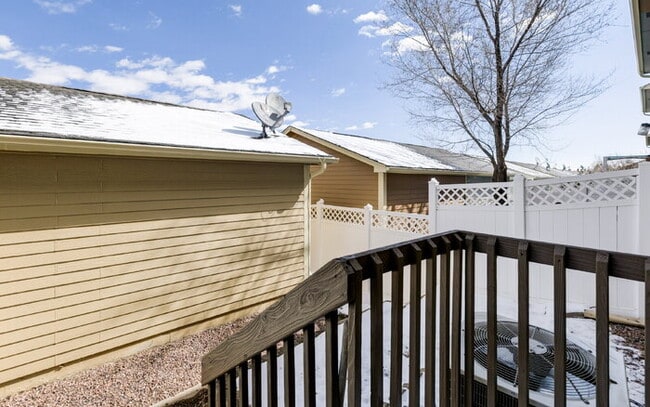 Building Photo - “Move-In Ready Townhome – November Rent Free!”