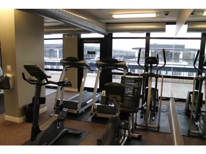 Fitness Center - 1033 W 14th Pl