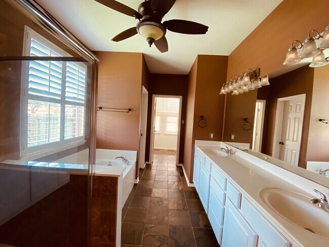Building Photo - 6302 Spring Tide Ct