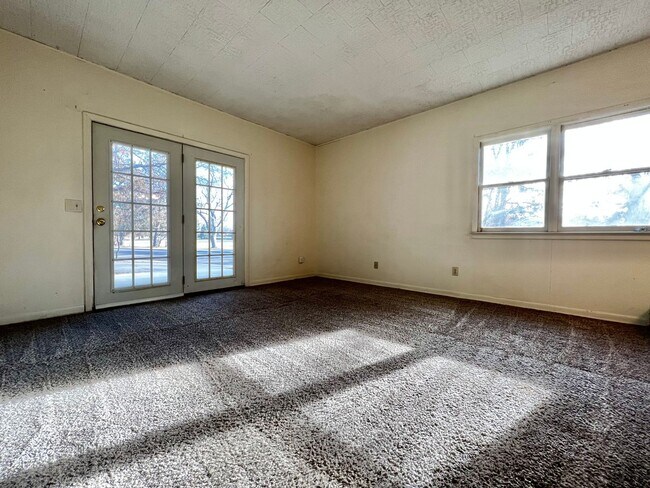 Building Photo - Ranch-Style 3 Bed, 1.5 Bath Home Near Avery Park in Fort Collins