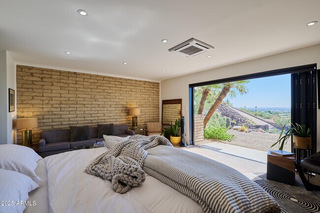 Building Photo - 4016 E Flynn Ln