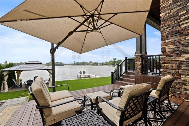 Building Photo - 8184 Woodland Shore Dr