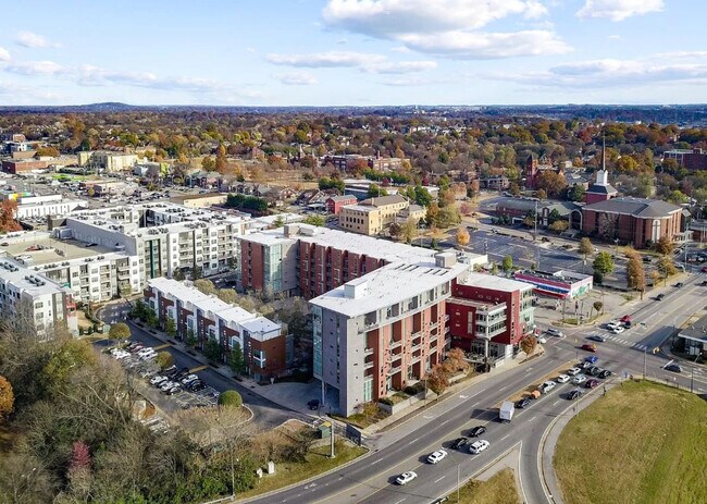 Building Photo - 2115 Yeaman Pl