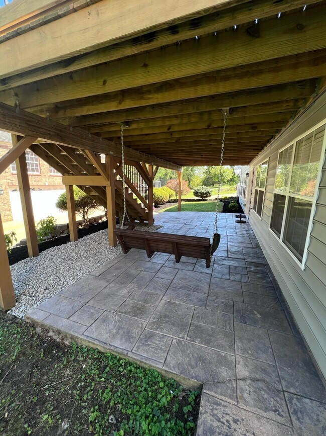 Building Photo - 212 Lakeside Dr