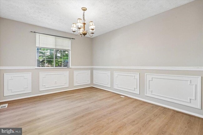 Building Photo - 5913 Spruce Run Ct
