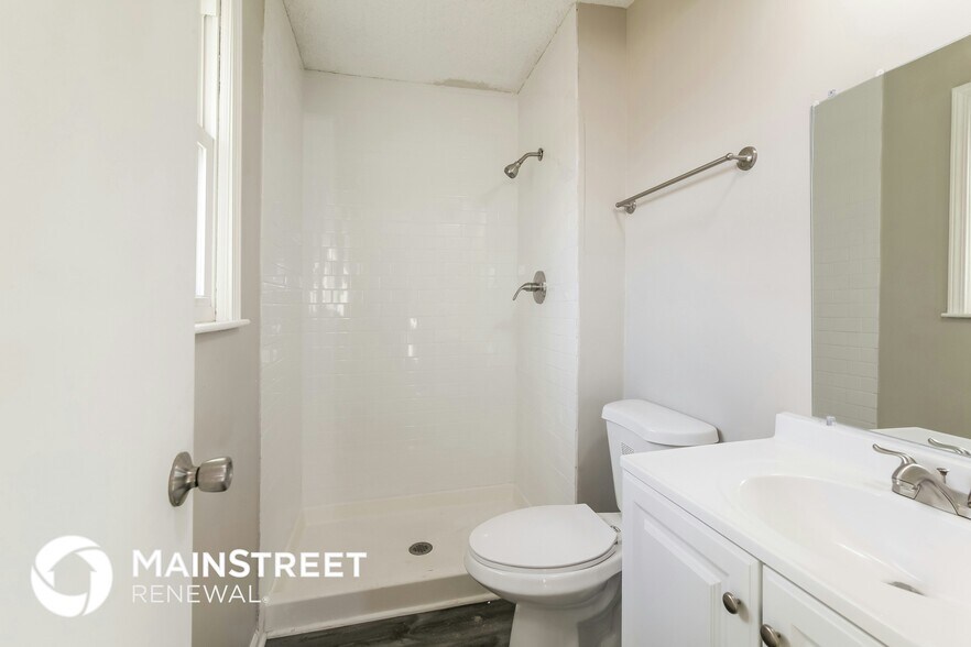 Building Photo - 612 Arena Dr