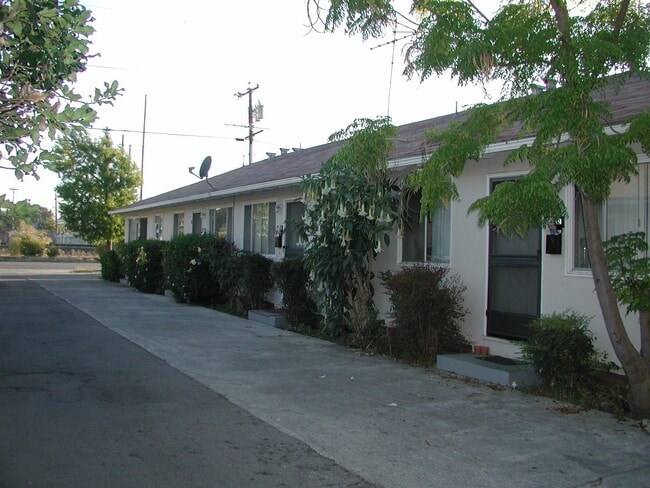 Building Photo - 2893 Alma St