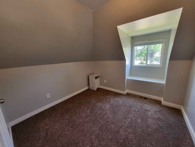 Building Photo - 111 S 100 E