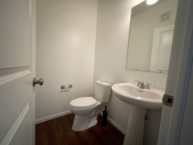 Building Photo - $2,100 | 3 Bedroom, 2.5 Bathroom Town Home | Pets Allowed | Available for August 1st Move-In!