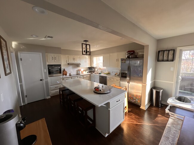 Building Photo - 12101 Pleasant Forest Dr