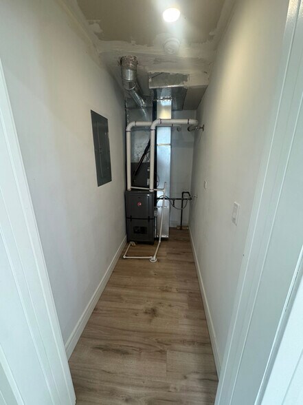 Building Photo - 4036 Amelia Ave