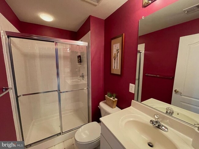 Building Photo - 22098 Avonworth Square