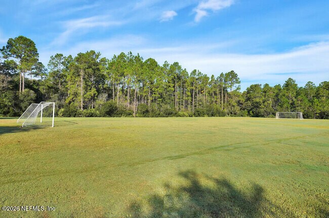 Building Photo - 331 Los Alamos St