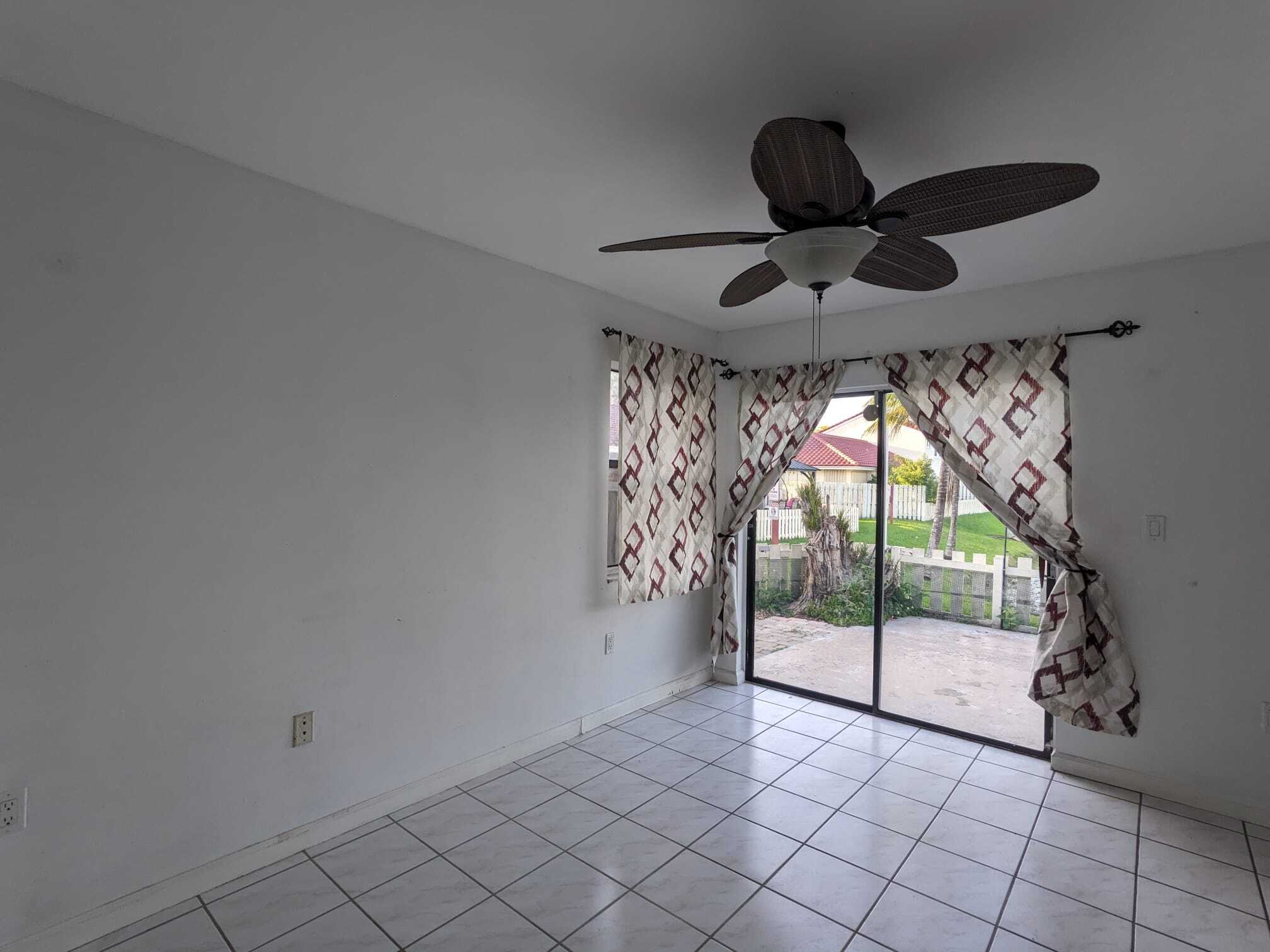 Building Photo - 2711 San Remo Cir