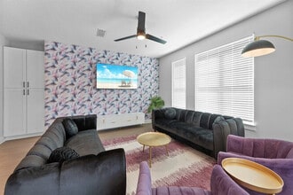 Building Photo - 11830 Buckfield Cir