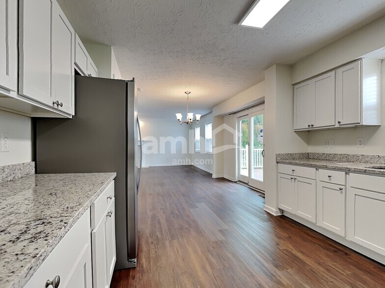 Building Photo - 6287 Glenmont Dr