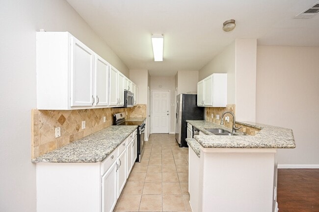 Building Photo - 6127 Yorkglen Manor Ln