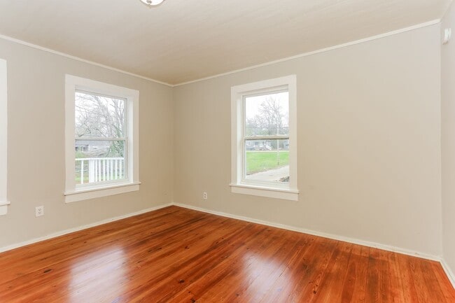 Building Photo - Charming Home for Rent – Griffin, GA - $500 off on 1st month's rent