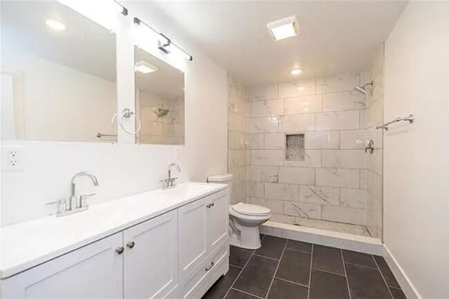 Building Photo - Brand New 4 Bedroom / 3.5 Bathroom Townhom...