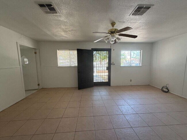 Building Photo - 7289 Mimosa Ave