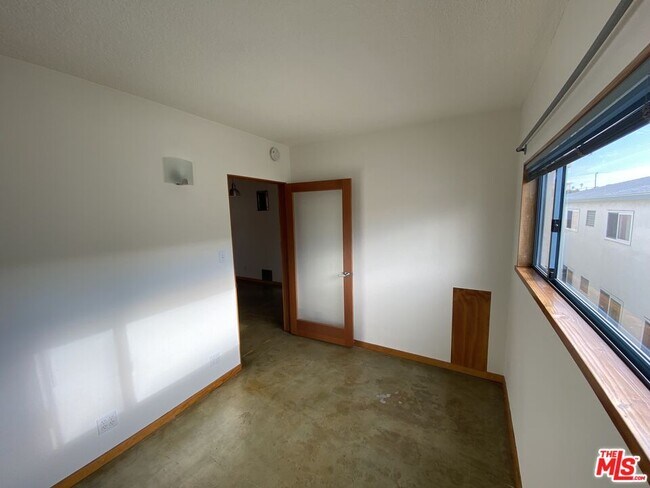 Building Photo - 1524 10th St