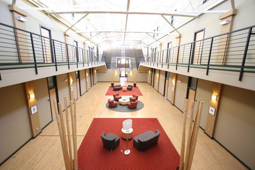 Building Photo - 300 Tijeras Ave NE