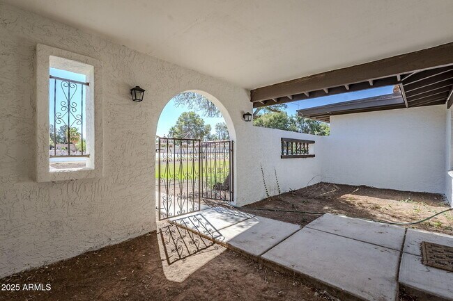 Building Photo - 834 N Constellation Way