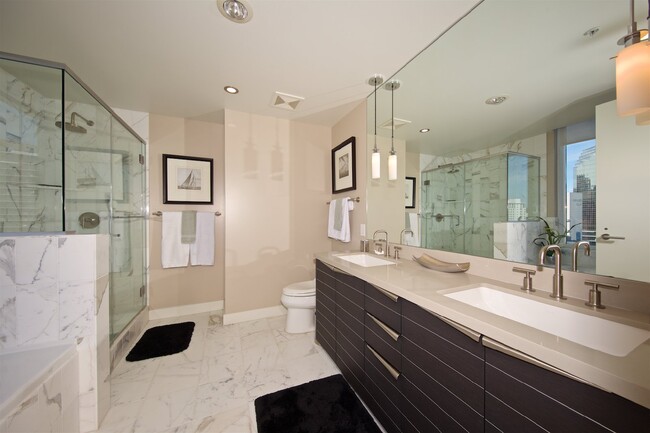 Building Photo - Ultimate Luxury Living: Fully Furnished Co...