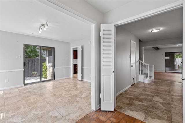 Building Photo - 10510 Ravenscroft Dr