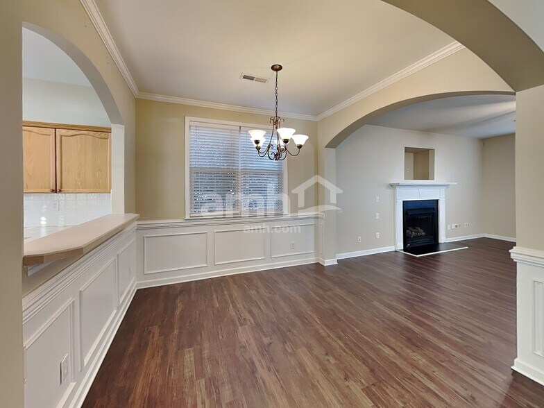 Building Photo - 7610 Rolling Meadows Ln